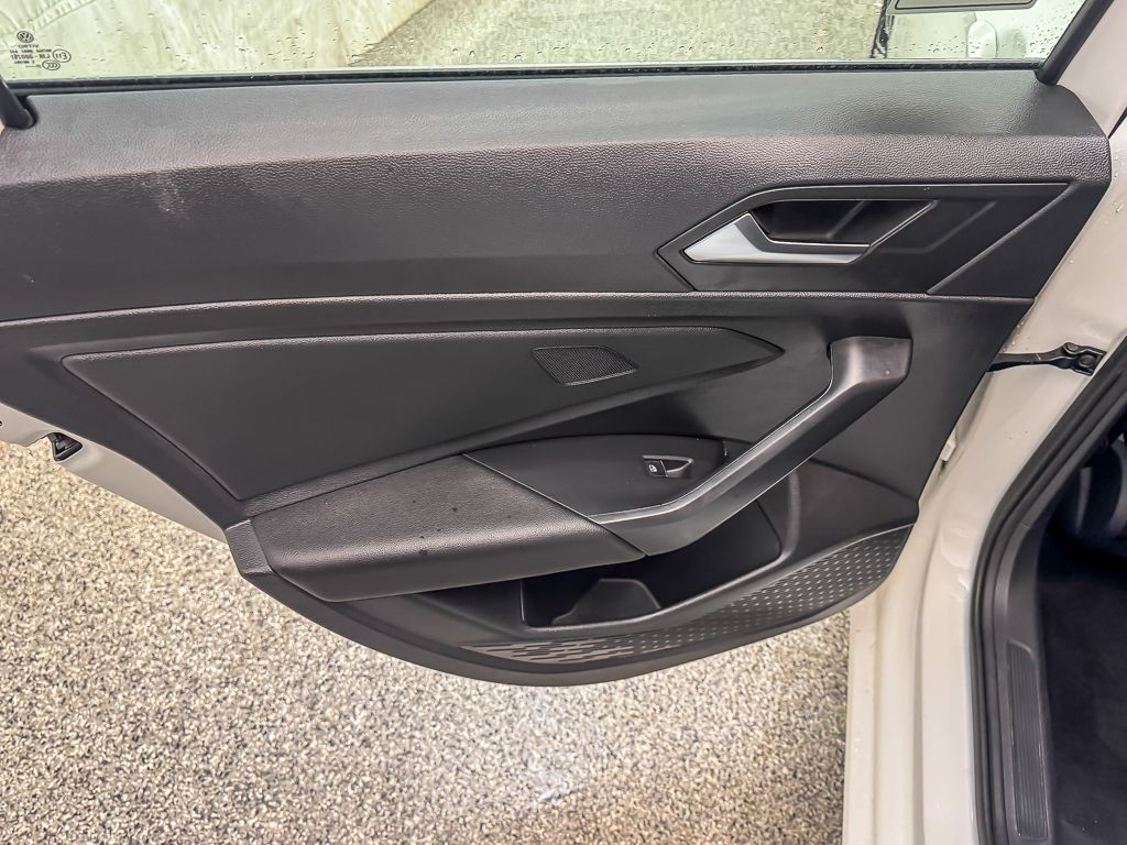 2021 VOLKSWAGEN JETTA - Image 24