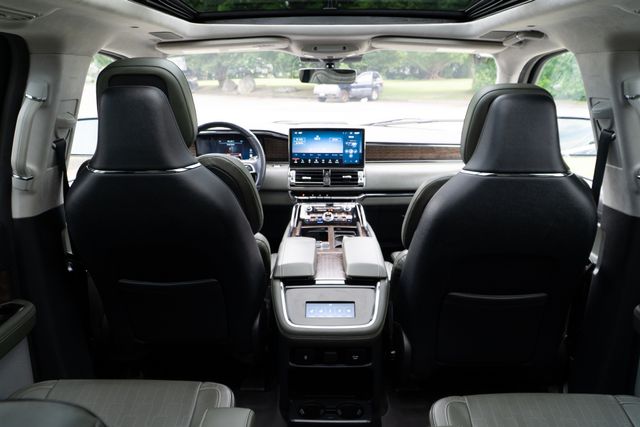 2023 Lincoln Navigator Black Label photo 33
