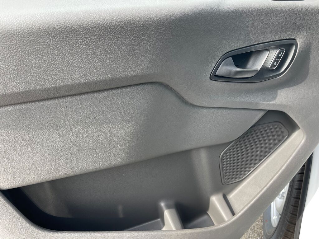 2025 Ford Transit Cargo Van photo 4