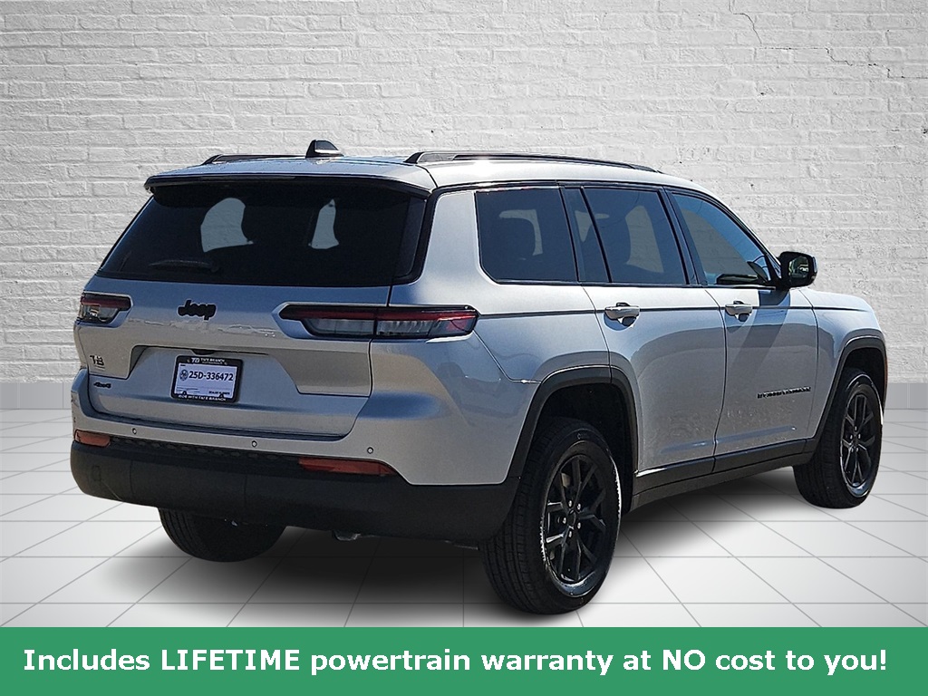 2025 Jeep Grand Cherokee Altitude photo 4