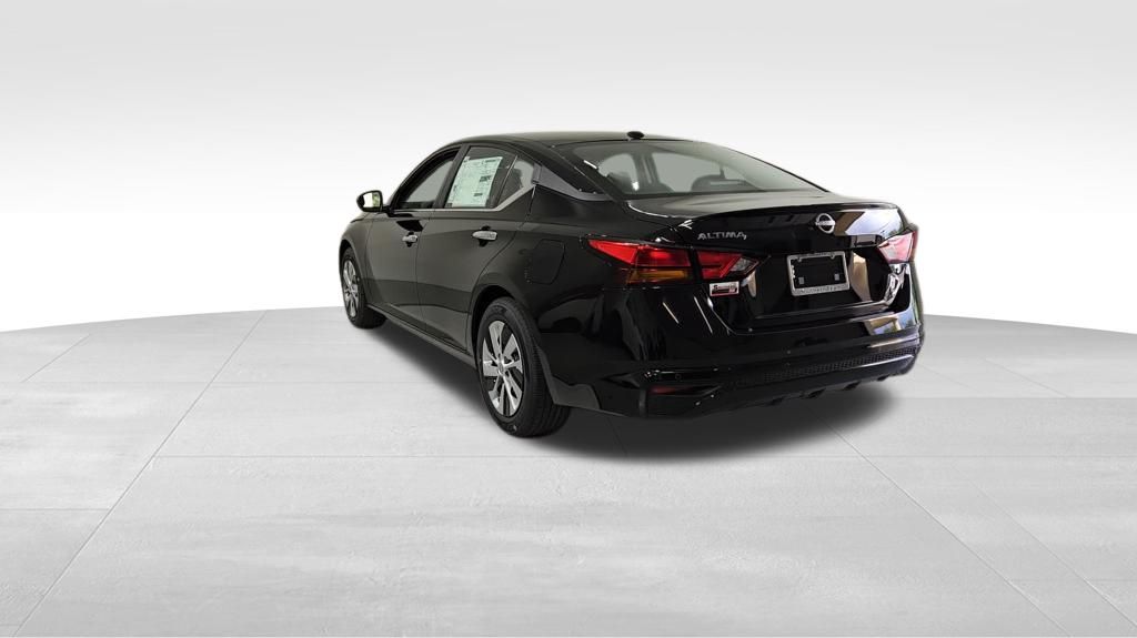 2025 Nissan Altima 2.5 S photo 3