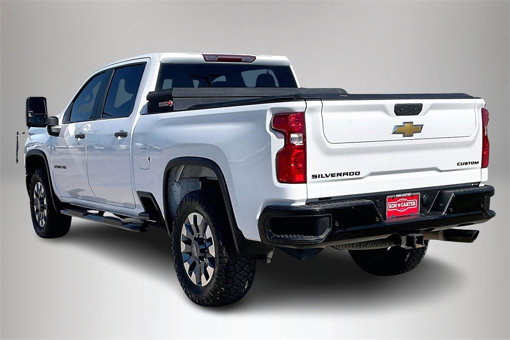 2024 Chevrolet Silverado 2500HD Custom photo 4