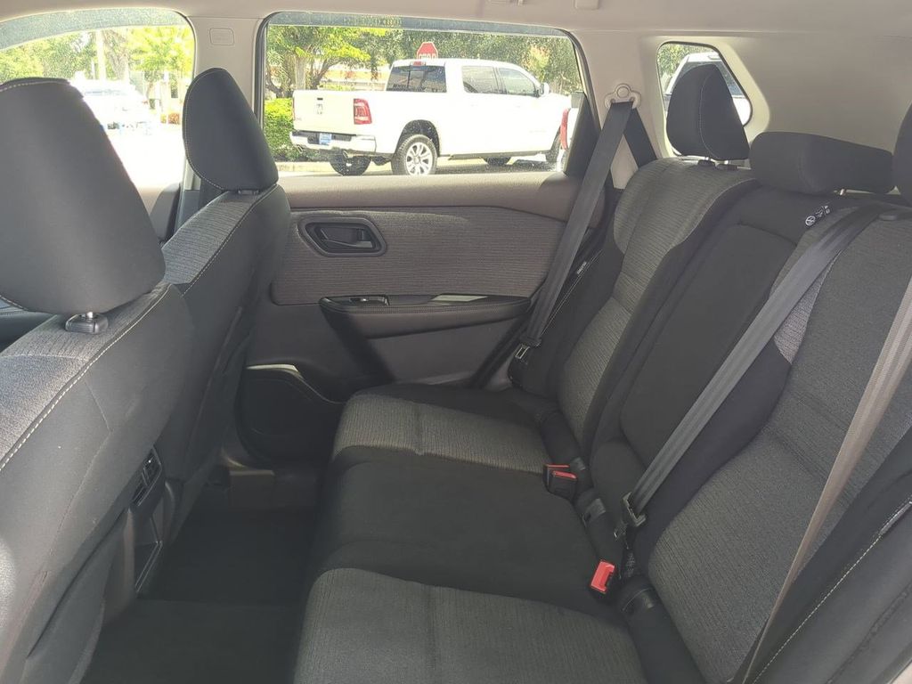 2021 Nissan Rogue S photo 12