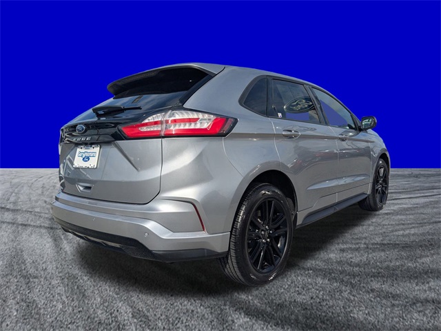 2022 Ford Edge ST photo 2