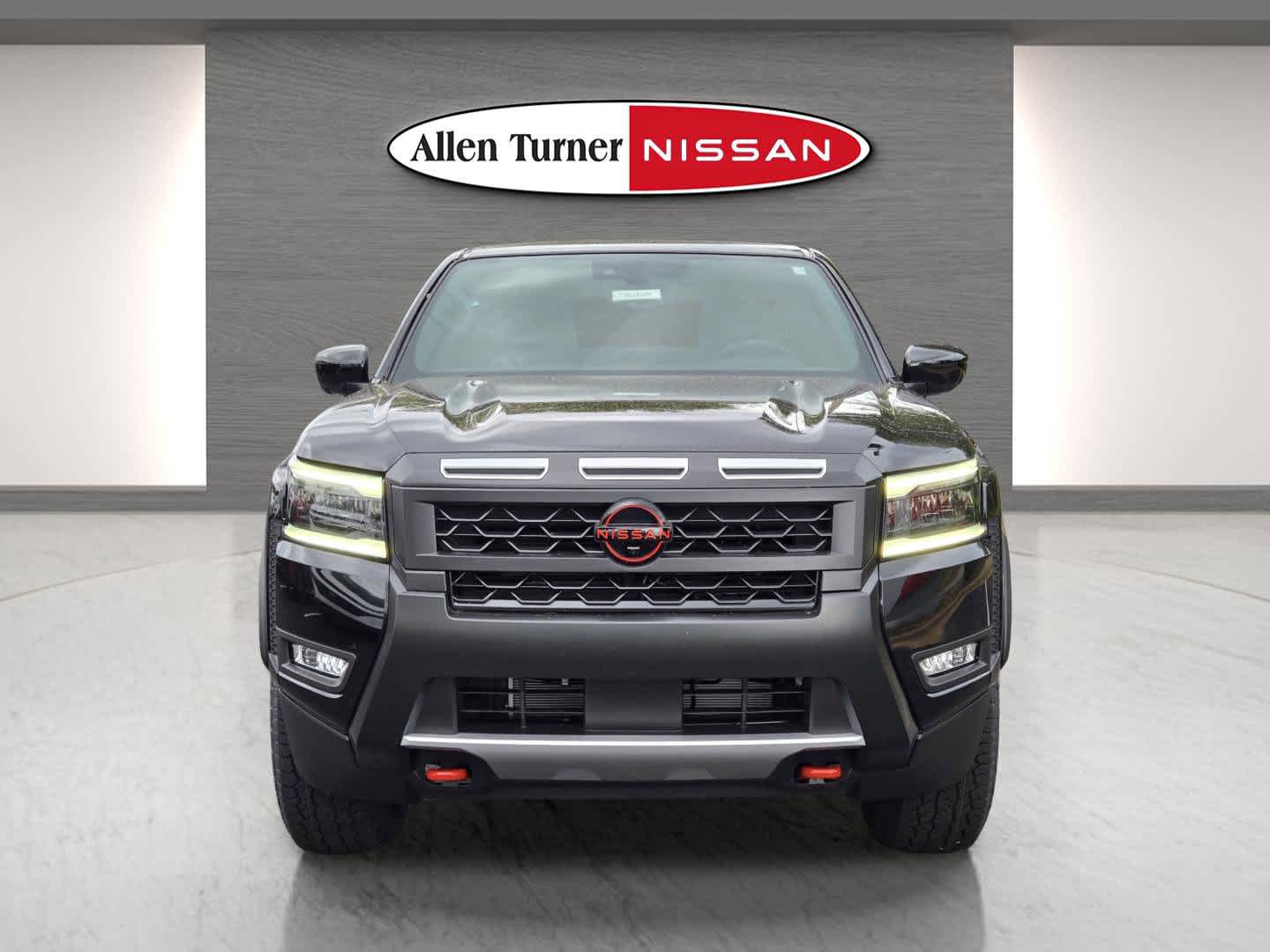 2026 Nissan Frontier Crew Cab PRO-X photo 4