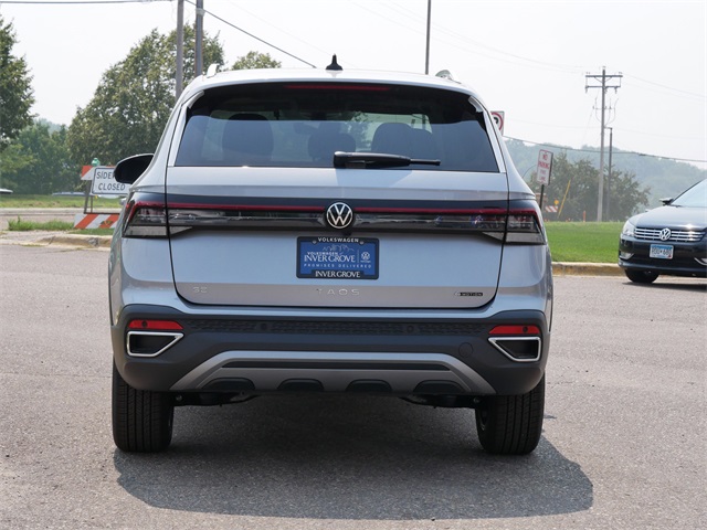2025 Volkswagen Taos SE photo 2