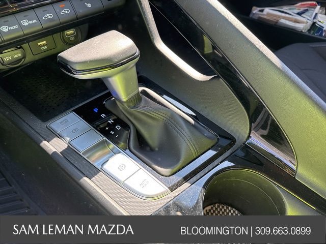 2023 Hyundai Elantra SEL photo 4