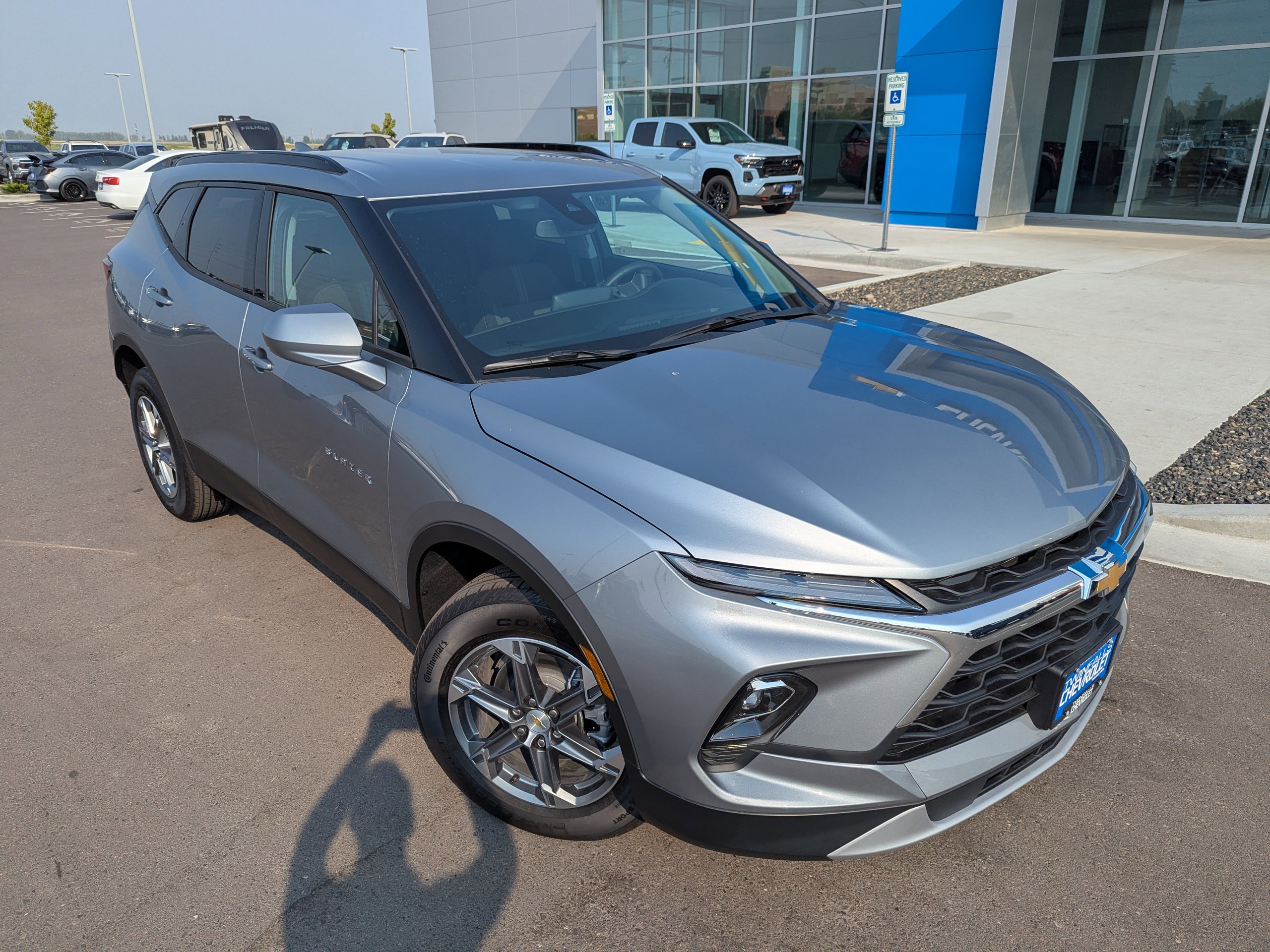 2025 Chevrolet Blazer 2LT photo 2