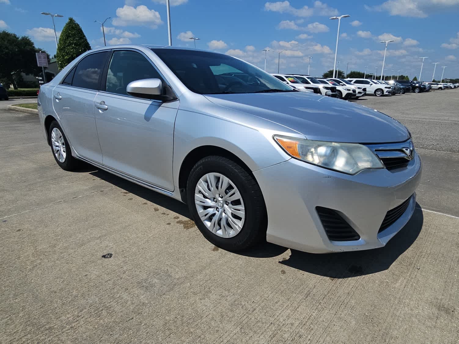 2014 Toyota Camry LE photo 5