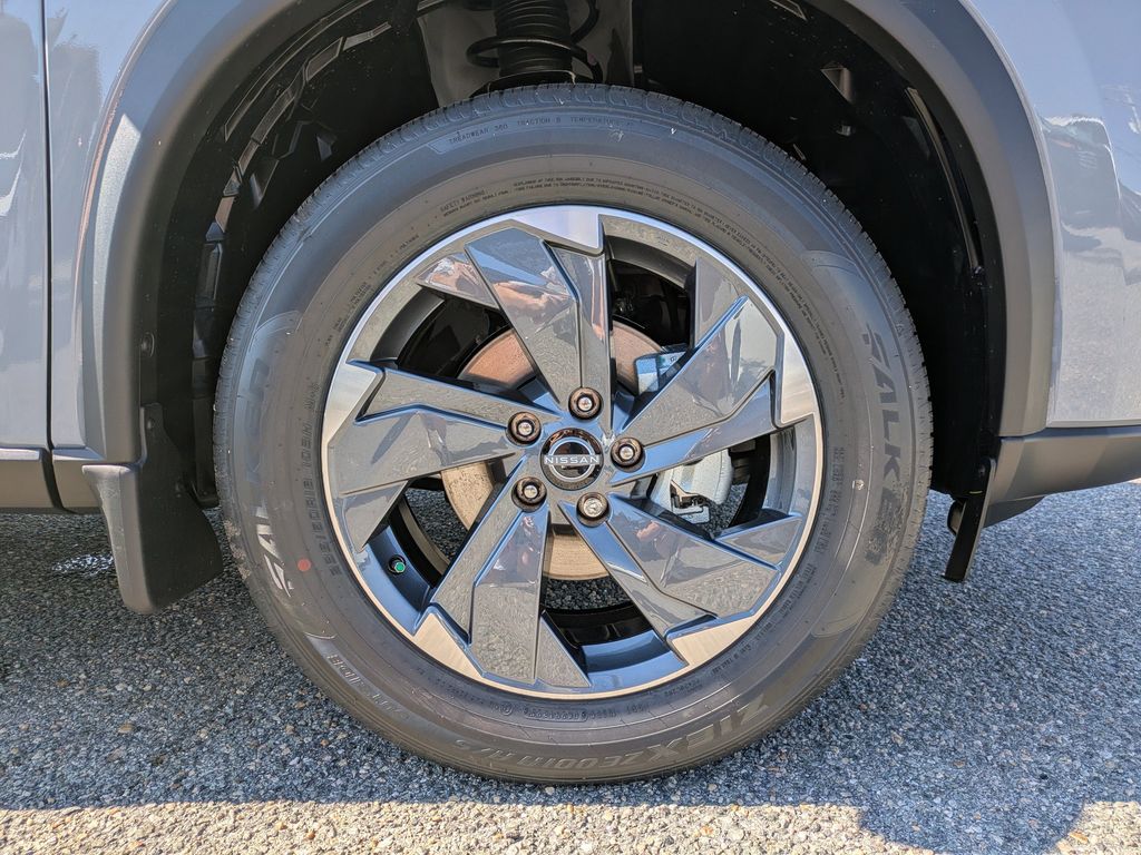 2026 Nissan Rogue SV photo 10