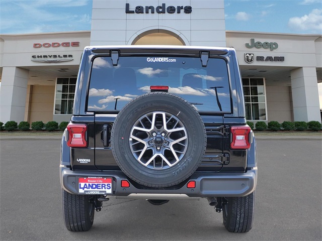 2024 Jeep Wrangler Sahara photo 4