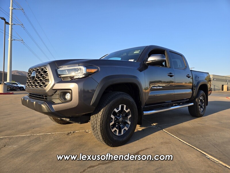 2021 Toyota Tacoma TRD Off-Road photo 2
