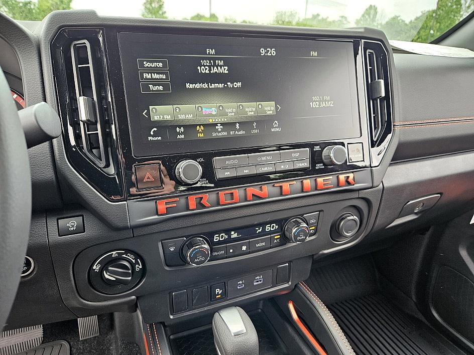 2025 Nissan Frontier Crew Cab PRO-4X photo 18