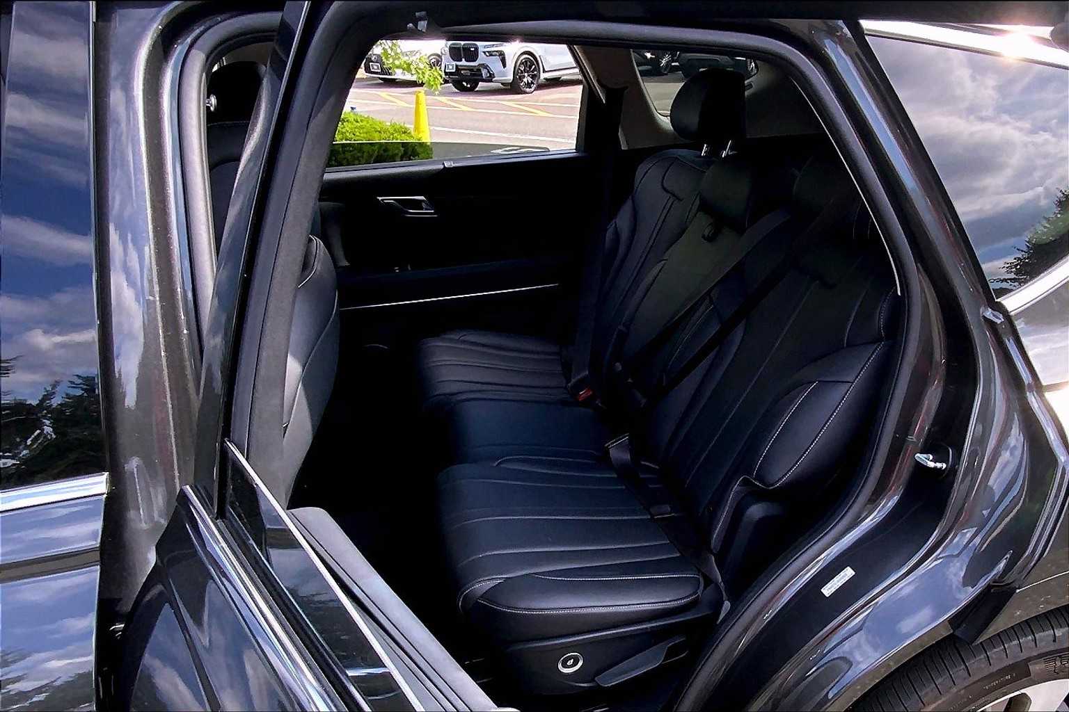 2024 Genesis GV80 3.5T AWD photo 16