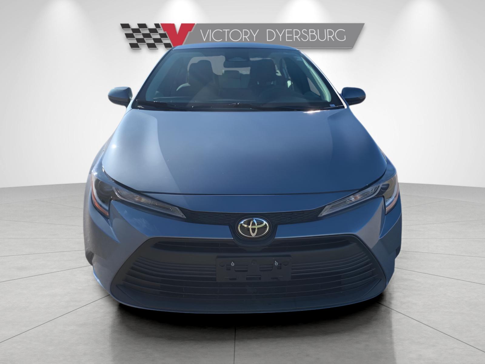 2023 Toyota Corolla LE photo 2