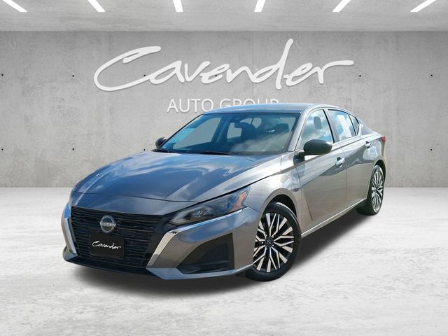 2024 Nissan Altima SV's photo