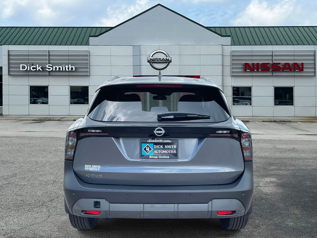 2025 Nissan Kicks SV photo 3