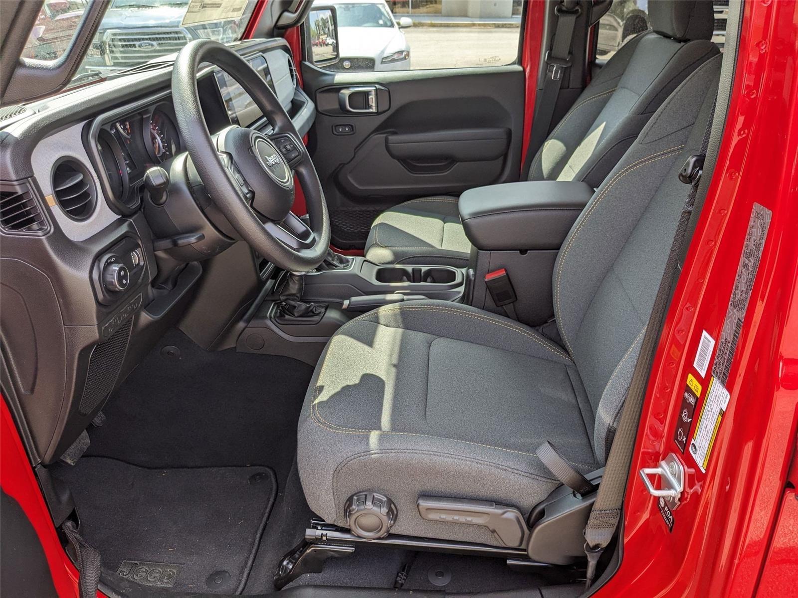 2025 Jeep Gladiator Sport photo 8