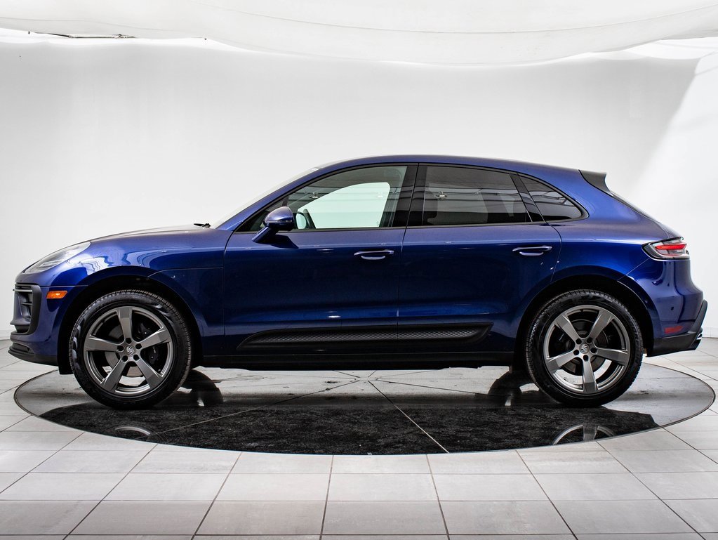 2024 Porsche Macan T photo 2