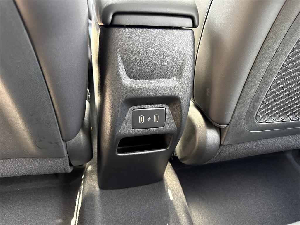 2026 Hyundai Venue SEL photo 10