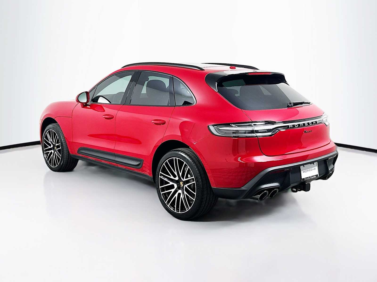 2025 Porsche Macan T photo 3