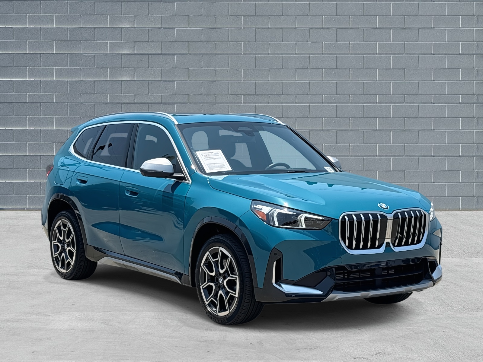 2024 BMW X1 28i's photo