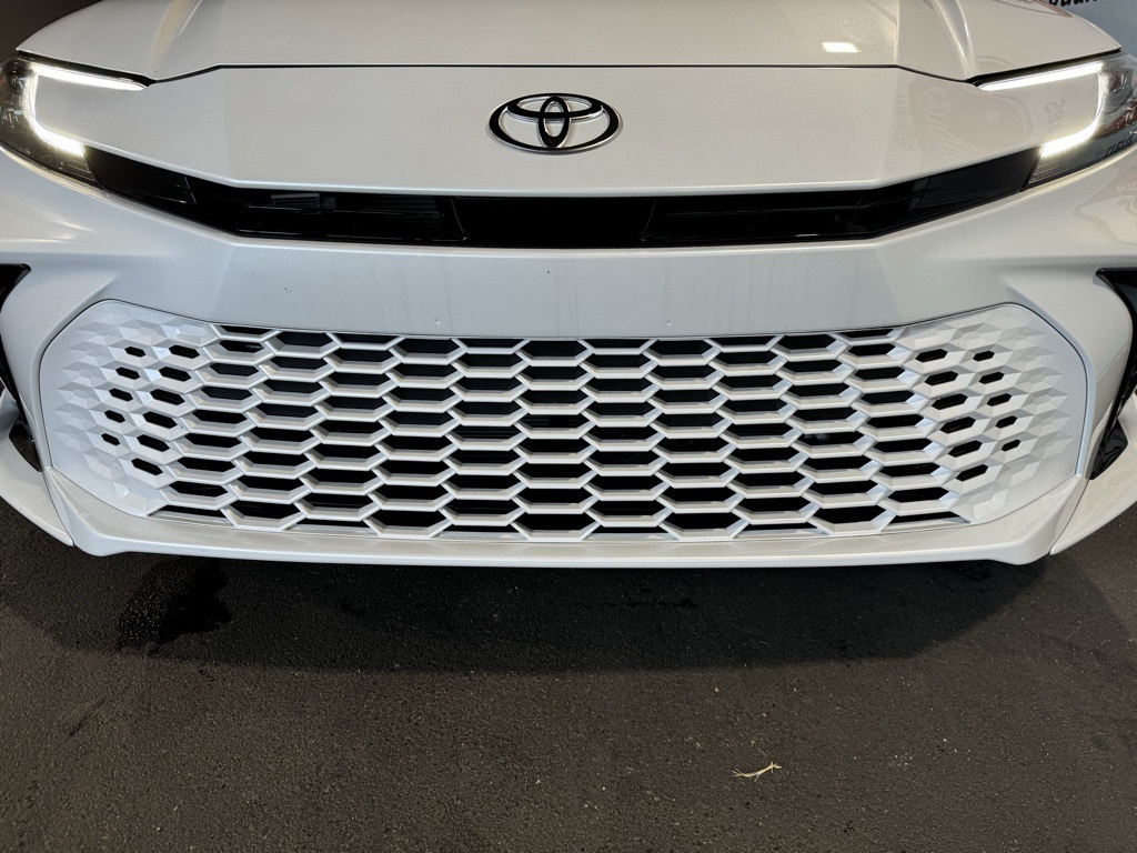2025 Toyota Camry photo 13