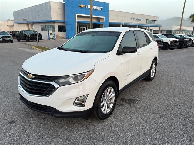 2021 Chevrolet Equinox LS photo 3