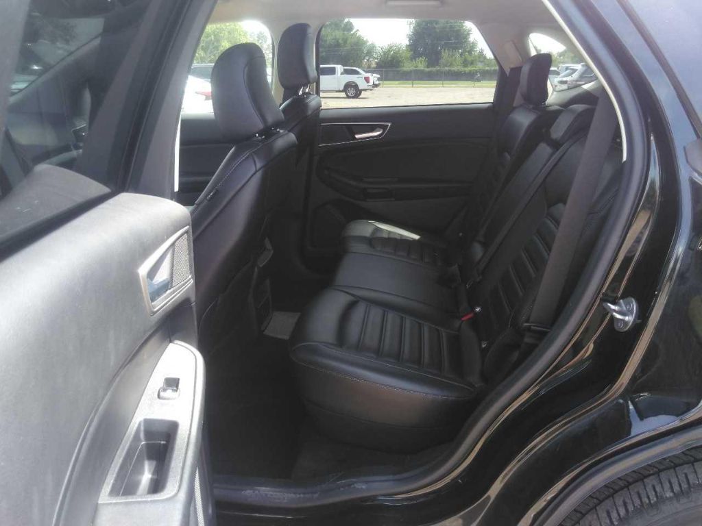 2023 Ford Edge SEL photo 8