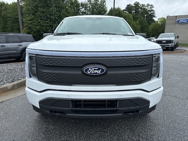 2025 Ford F-150 Lightning photo 4