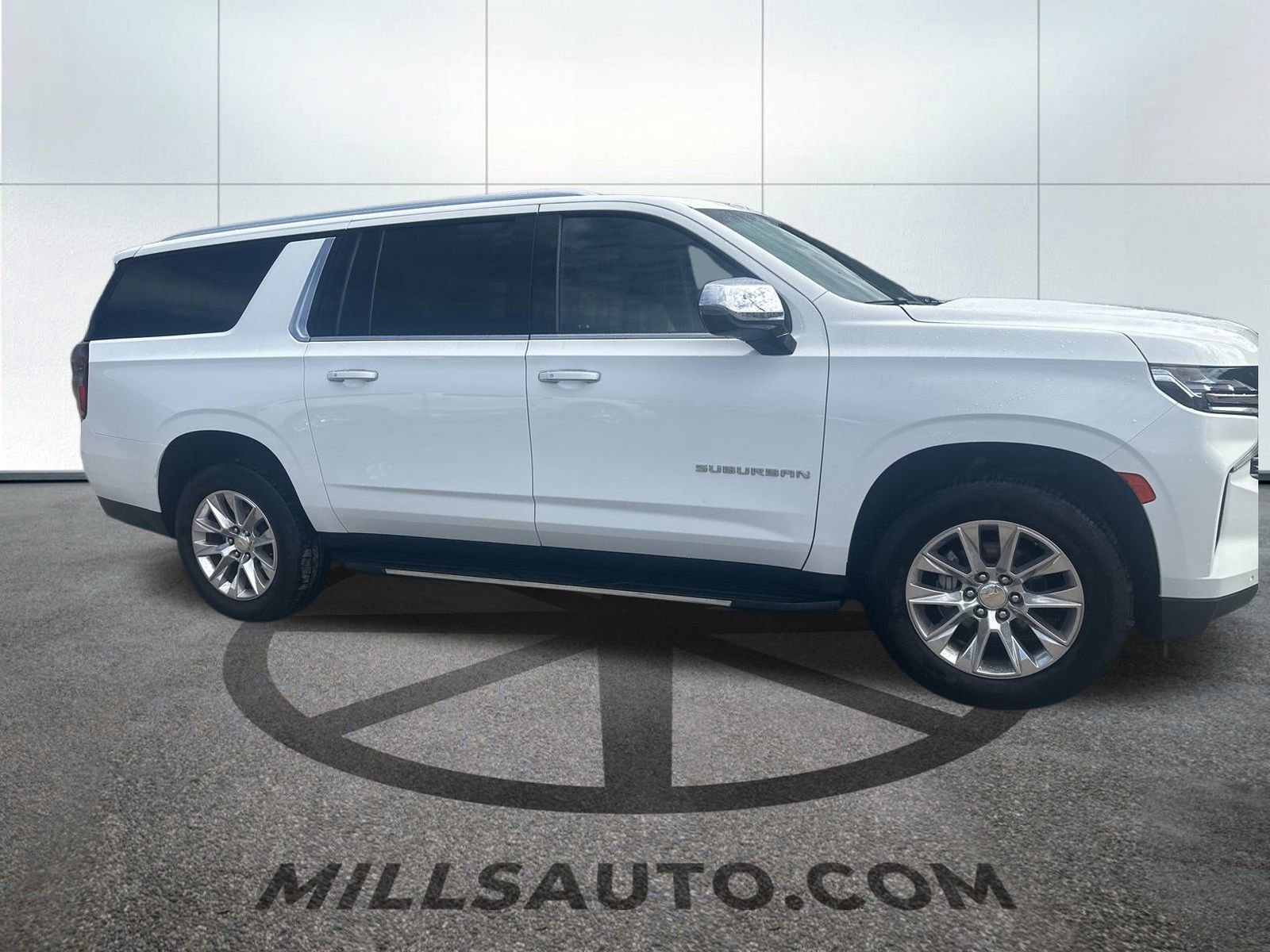 2023 Chevrolet Suburban Premier photo 3