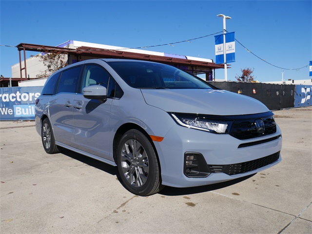 2026 Honda Odyssey Touring's photo