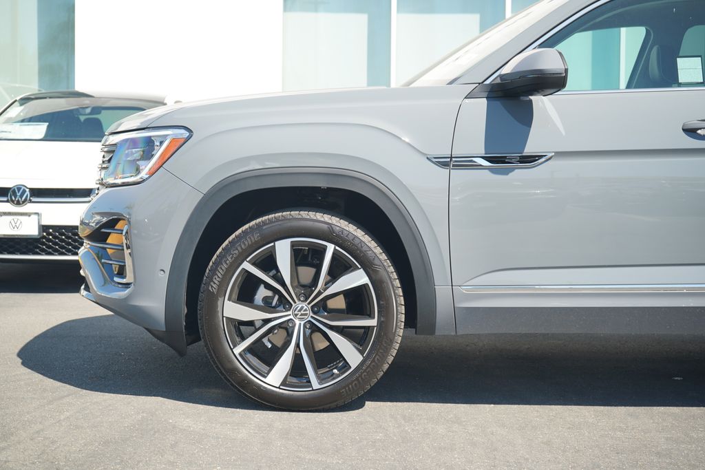 2025 Volkswagen Atlas SEL Premium R-Line photo 2