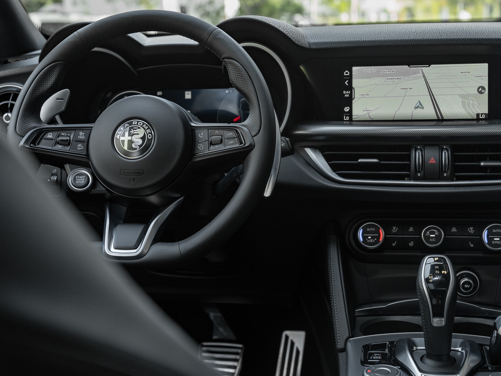 2024 Alfa Romeo Stelvio photo 8
