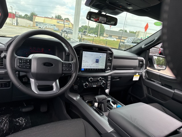 2025 Ford F-150 XLT photo 21