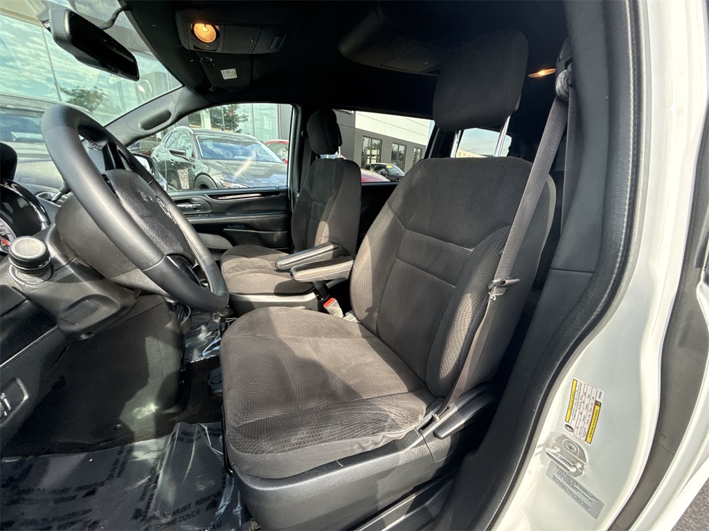 2017 Dodge Grand Caravan SE photo 8