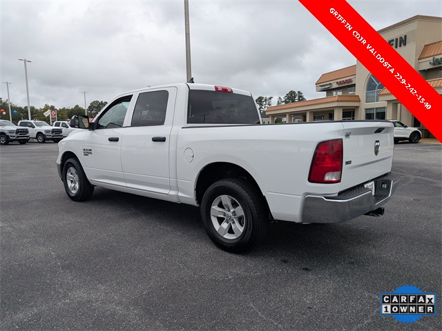 2023 Ram 1500 Classic SLT photo 3