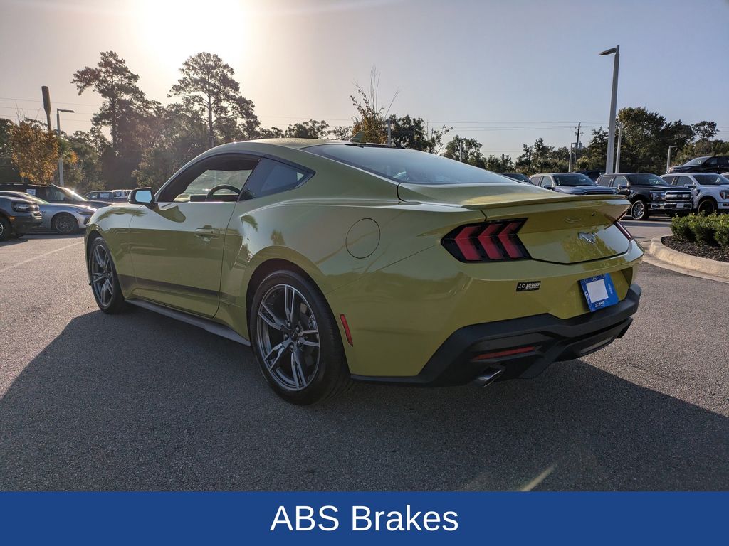 2025 Ford Mustang EcoBoost Premium photo 6