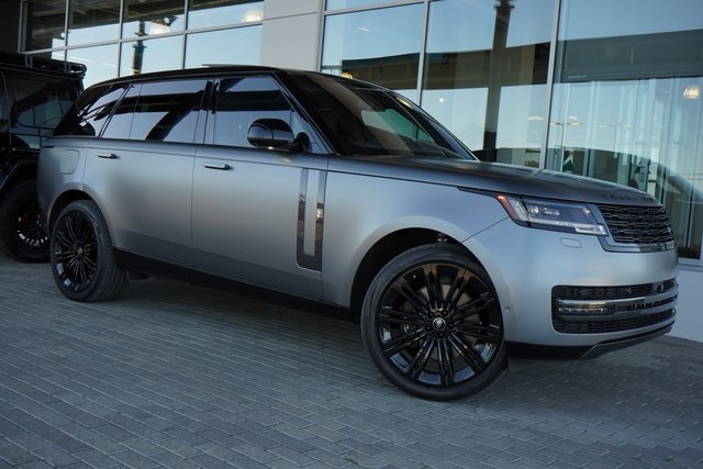 2023 Land Rover Range Rover SE's photo