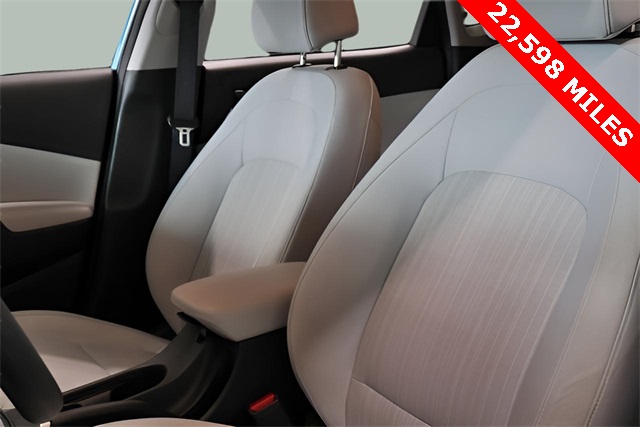 2023 Hyundai Kona SEL photo 3