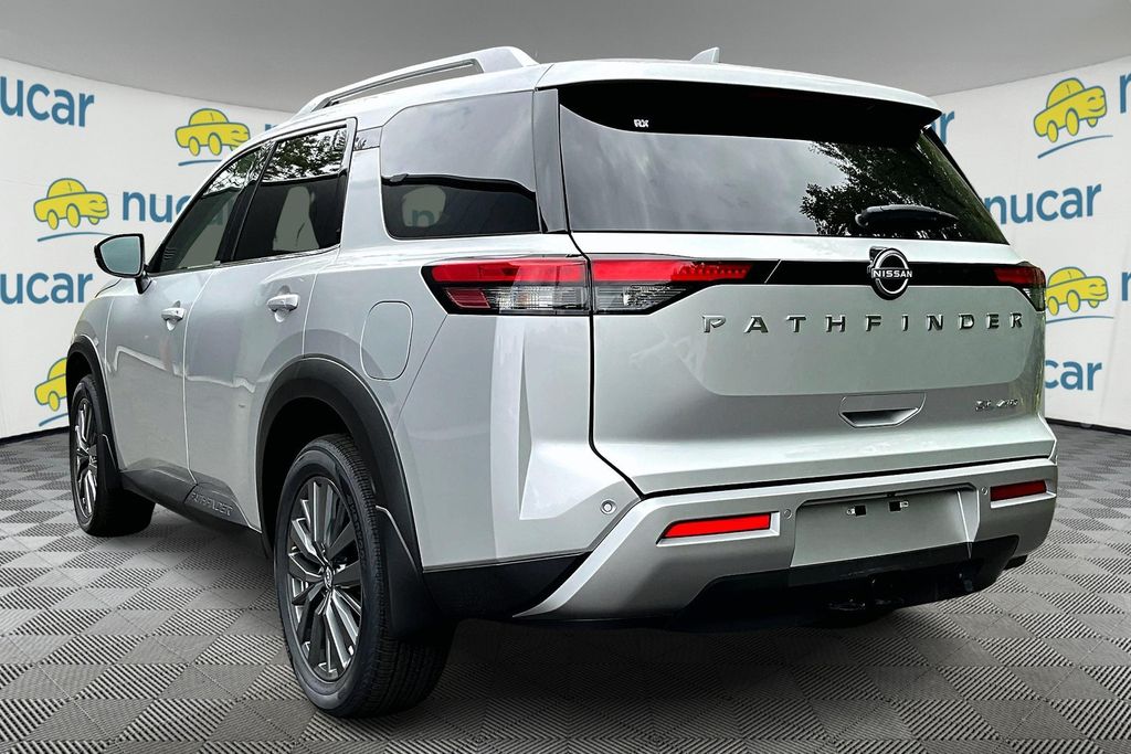 2025 Nissan Pathfinder SL photo 3