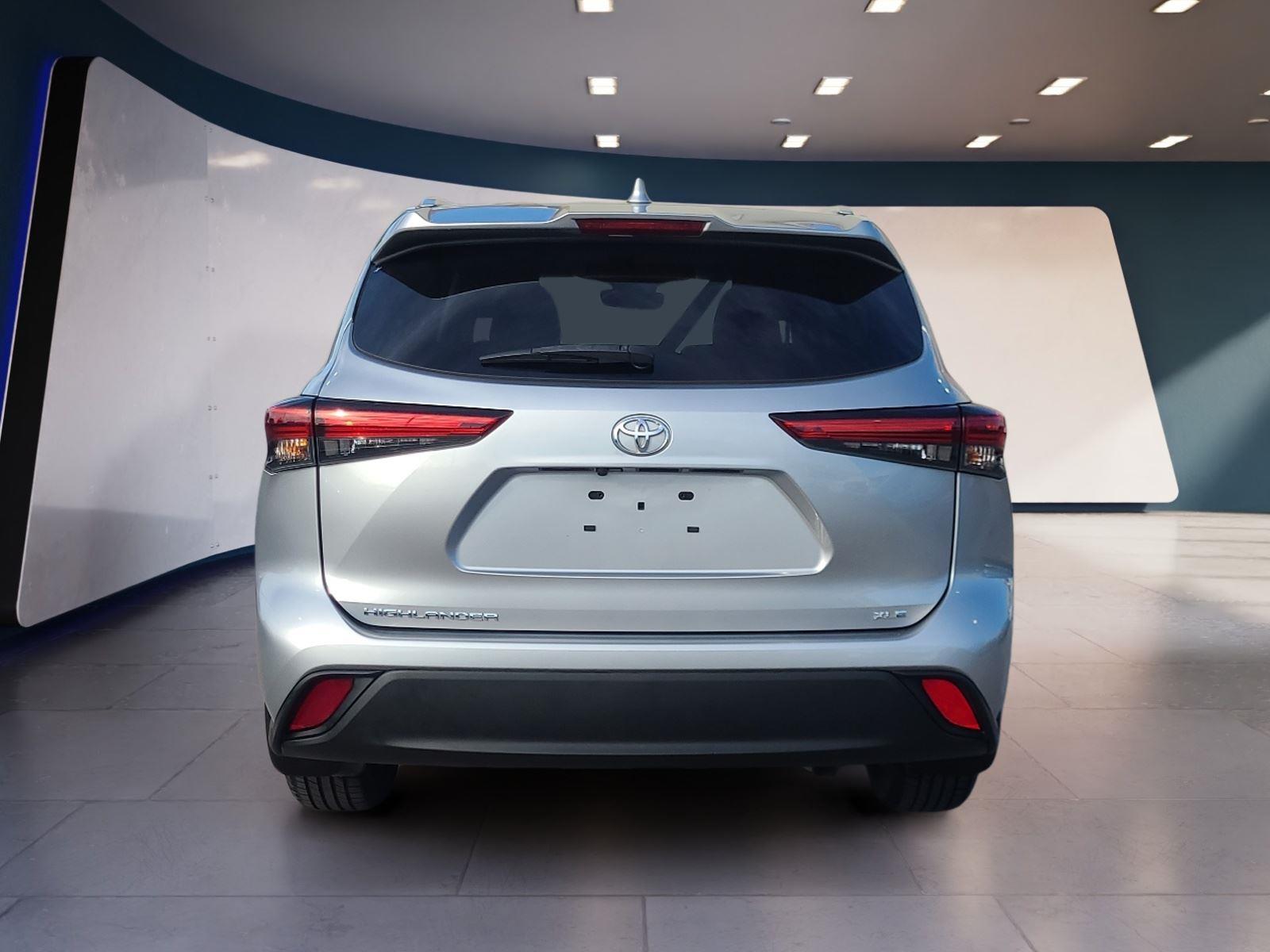 2022 Toyota Highlander XLE photo 4
