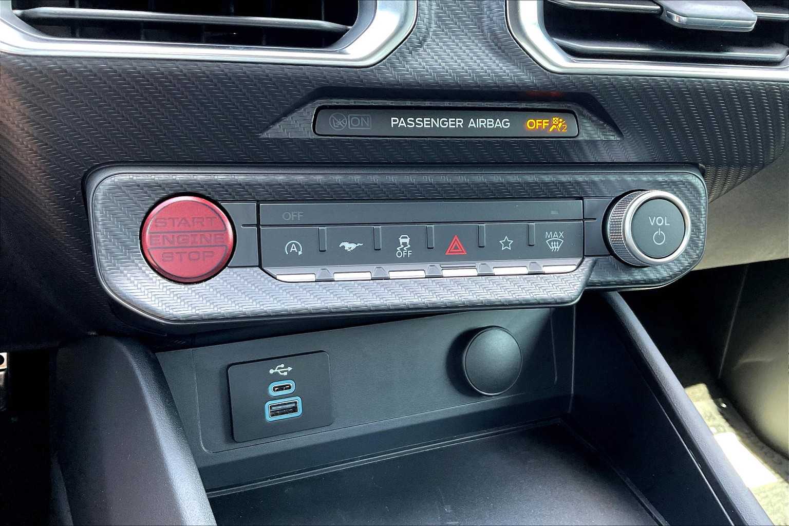 2025 Ford Mustang EcoBoost Premium photo 15