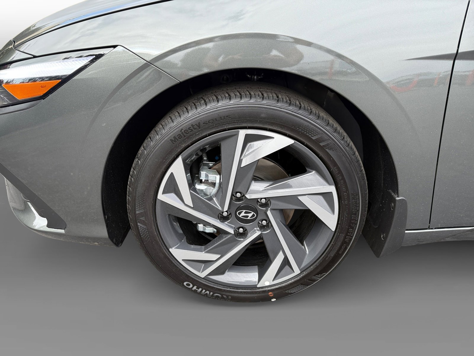 2025 Hyundai Elantra SEL Sport photo 9
