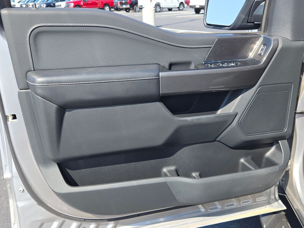 2023 Ford F-150 XLT photo 23