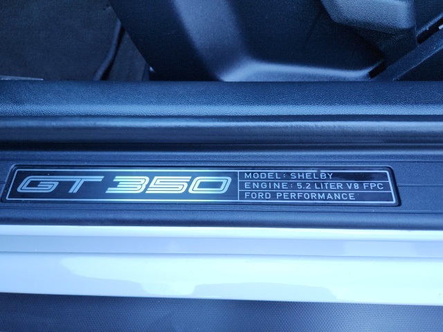 2016 Ford Mustang Shelby GT350 photo 25