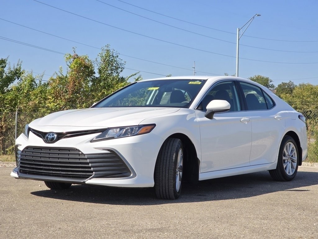 2023 Toyota Camry LE photo 11