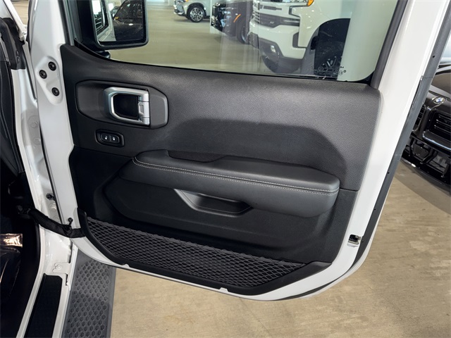 2020 Jeep Wrangler Unlimited Sahara photo 8