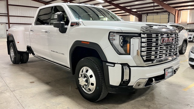 2024 GMC Sierra 3500HD Denali's photo
