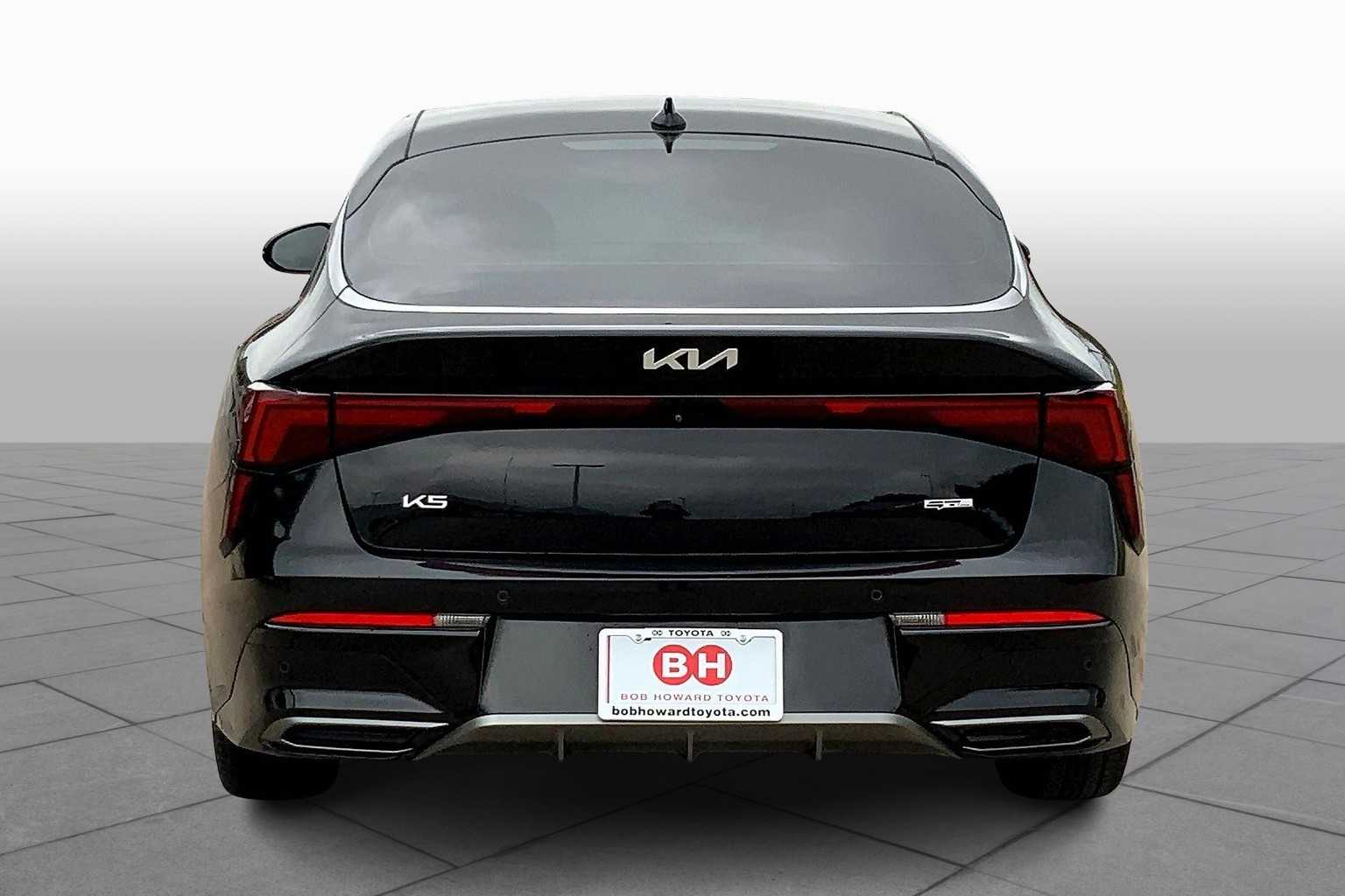 2025 Kia K5 GT-Line photo 4